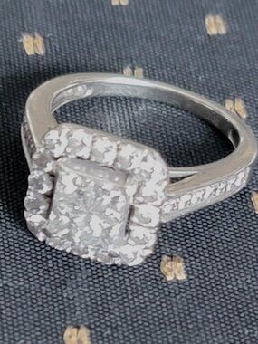 Elegant Michael Hill Ladies White Gold 14KT Wedding and Engagement Rings-Size 5